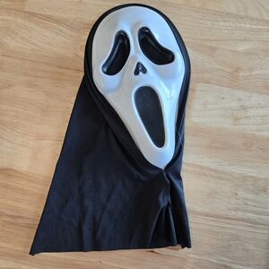 Scream Ghostface 25th Anniversary Fun World Collectors Edition Mask